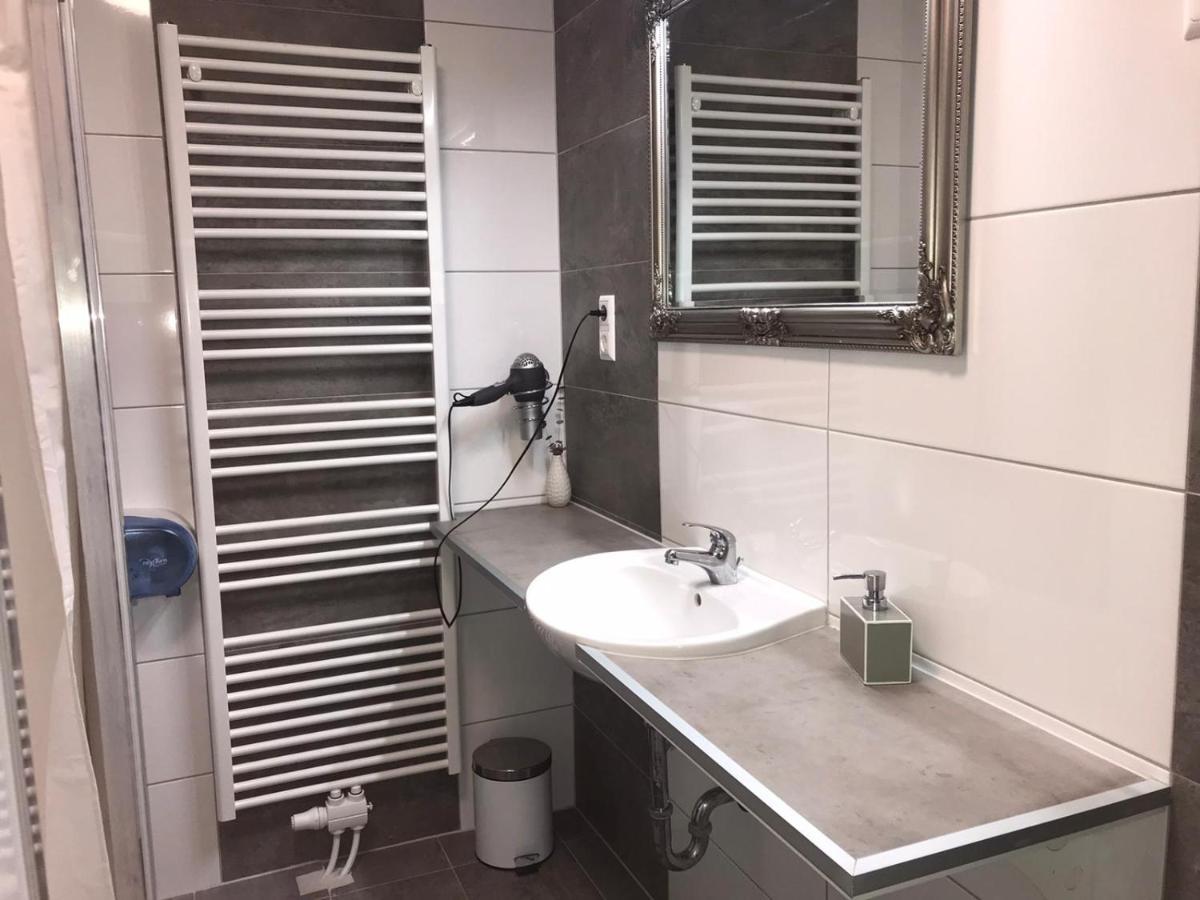 Makss Hotel Wels Ngoại thất bức ảnh
